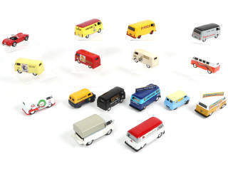 Lot 50 - DIVERS (16)