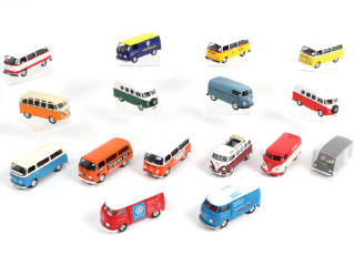 Lot 51 - DIVERS (16)