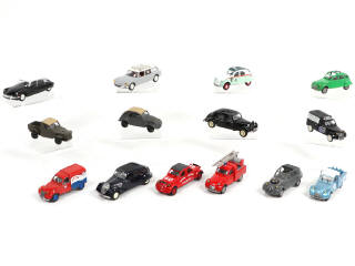 Lot 44 - DIVERS (14)