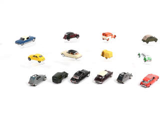 Lot 57 - DIVERS (16)