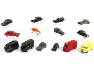 Lot 55 - DIVERS (16)