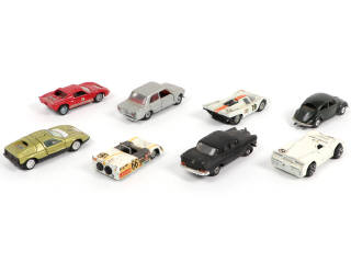 Lot 169 - DIVERS (8)