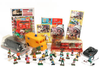 Lot 216 - DIVERS (1)