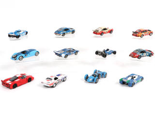 Lot 196 - DIVERS (12)