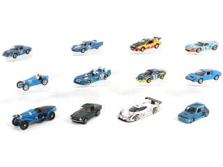 Lot 192 - DIVERS (12)