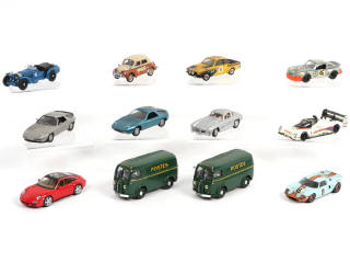 Lot 189 - DIVERS (12)