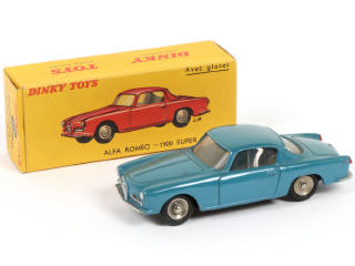 Lot 424 - DINKY TOYS (FRANCE) (1)