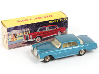Lot 444 - DINKY TOYS (FRANCE) (1)