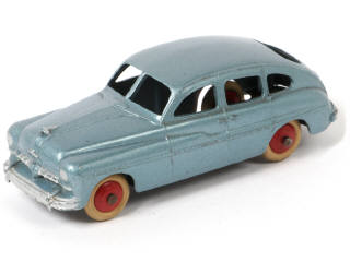Lot 318 - DINKY TOYS (FRANCE) (1)