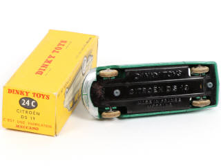 Lot 349 - DINKY TOYS (FRANCE) (1)