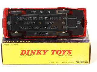 Lot 443 - DINKY TOYS (FRANCE) (1)