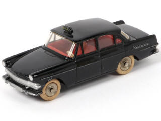Lot 333 - DINKY TOYS (FRANCE) (1)