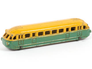 Lot 467 - DINKY TOYS (FRANCE) (1)