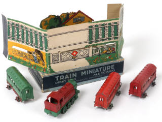 Lot 302 - DINKY TOYS (FRANCE) (1)