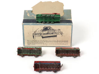 Lot 302 - DINKY TOYS (FRANCE) (1)