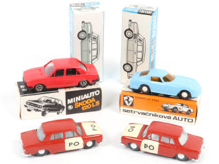 Lot 82 - DIVERS (TCHECOSLOVAQUIE) (4)