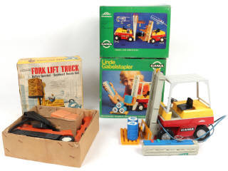 Lot 30 - DIVERS (3)