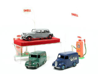 Lot 761 - DINKY TOYS & DUBRAY (5)