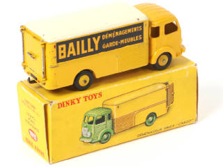 Lot 339 - DINKY TOYS (FRANCE) (1)