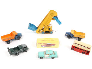 Lot 289 - DINKY TOYS (7)