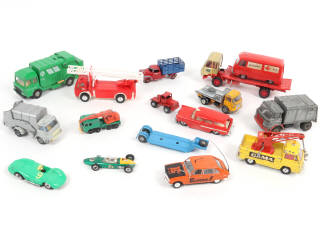 Lot 69 - DIVERS (15)