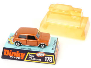 Lot 267 - DINKY TOYS (GB) (1)