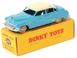 Lot 325 - DINKY TOYS (FRANCE) (1)