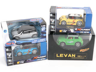 Lot 43 - DIVERS (4)