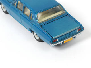 Lot 353 - DINKY TOYS (FRANCE) (1)