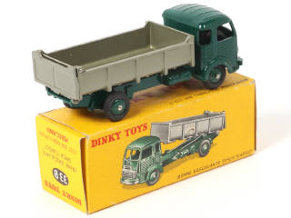 Lot 378 - DINKY TOYS (FRANCE) (1)