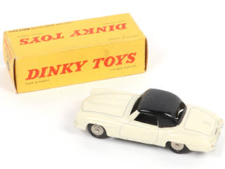 Lot 323 - DINKY TOYS (FRANCE) (1)