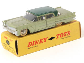 Lot 332 - DINKY TOYS (FRANCE) (1)