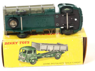 Lot 379 - DINKY TOYS (FRANCE) (1)