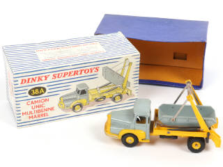 Lot 390 - DINKY TOYS (FRANCE) (1)