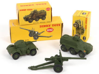 Lot 302 - DINKY TOYS (3)