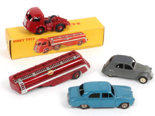 Lot 418 - DINKY TOYS (FRANCE) (3)