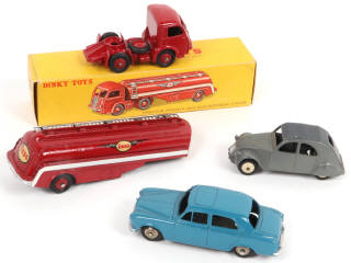Lot 418 - DINKY TOYS (FRANCE) (3)