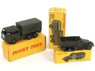 Lot 405 - DINKY TOYS (FRANCE) (3)