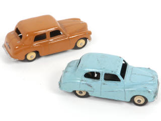 Lot 294 - DINKY TOYS (GB) (2)