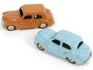 Lot 294 - DINKY TOYS (GB) (2)