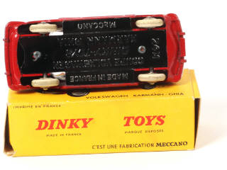Lot 325 - DINKY TOYS (FRANCE) (1)
