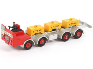 Lot 261 - DINKY TOYS (GB) (1)