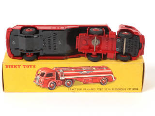 Lot 386 - DINKY TOYS (FRANCE) (1)