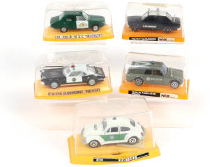 Lot 85 - DIVERS (5)