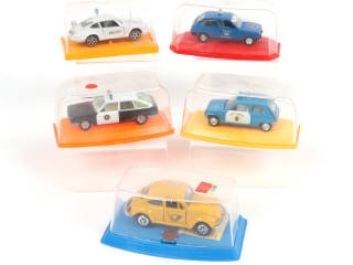 Lot 86 - DIVERS (5)