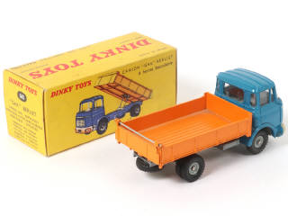 Lot 358 - DINKY TOYS (FRANCE) (1)