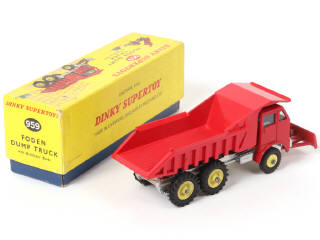 Lot 250 - DINKY TOYS (GB) (1)