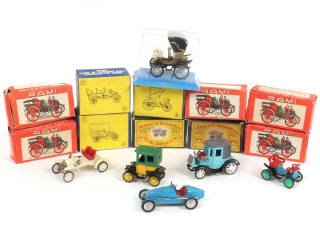 Lot 72 - DIVERS (16)