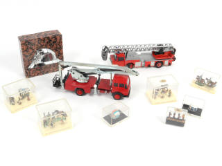 Lot 69 - DIVERS (10)