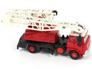 Lot 233 - DINKY TOYS (GB) (1)